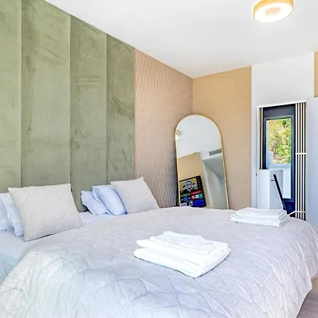 Fabulous Modern Sea View Bliss Apartment