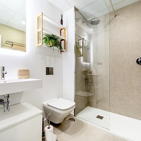 Fabulous Modern Sea View Bliss *