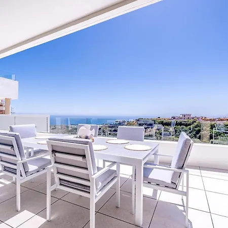 Fabulous Modern Sea View Bliss *